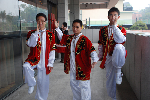 雷速体育在线客服,年会之幕后花絮